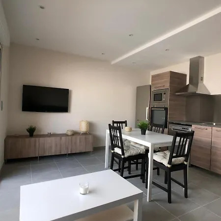2 Pieces Balcon Et Parking Proche Centre 3 Apartment Le Lavandou