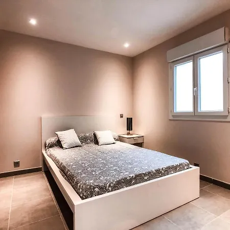 2 Pieces Balcon Et Parking Proche Centre 3 * Le Lavandou